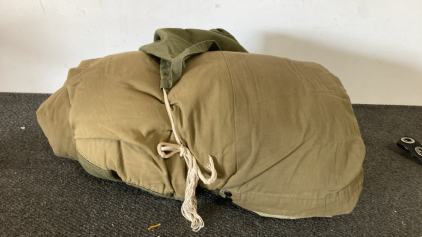 (1) Military Sleeping Bag