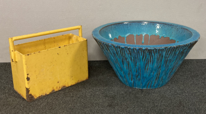 Planters x (2)
