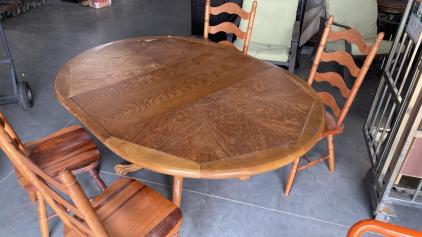 Dining Table w/ 4 Chairs, Matching, Extendable