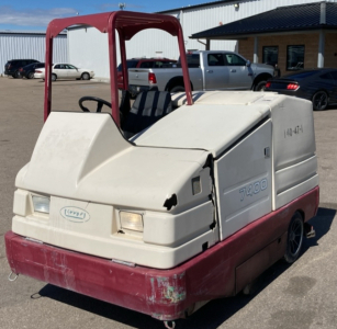 Tennant Floor Sweeper Machine - Indoor