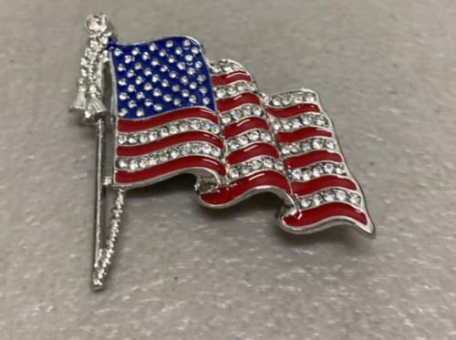 (1) Large USA Jeweled/Enamel Flag Pin