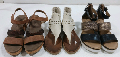 (3) Pair of Ladies Sz 7 Sandals