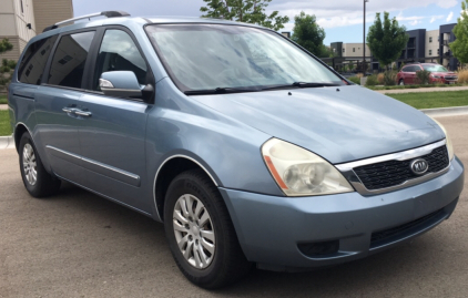 2012 KIA SEDONA - SPACIOUS FAMILY CAR