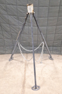 (1) 5th Wheel King Pin Tripod