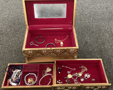 Jewelry Box W/ Jewelry Inside