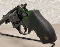 Taurus 327 FED MAG .327 Caliber, Revolver - 2