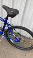 26&acirc;&euro; Giant Rincon Bicycle (Blue/White) - 3
