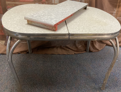 1950s Kitchen Table W/ Leaf