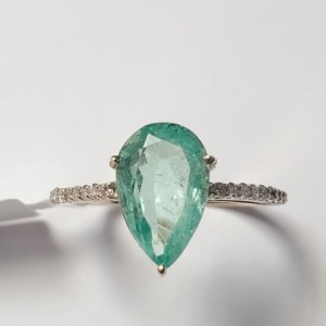 $3775 10K Natural Columbia Emerald(2.2ct) Diamomd(0.2ct) Ring