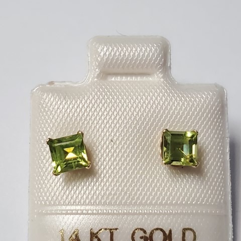 $240 14K Peridot(0.8ct) Earrings