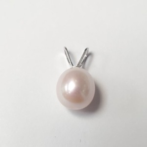 $180 14K Fresh Water Pearl Pendant