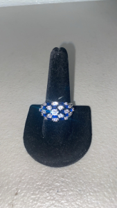 (1) Size 8 Mixed Blue & White Sapphire Ring