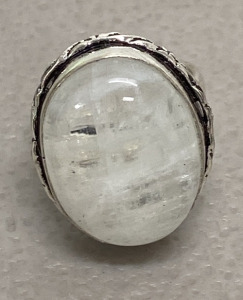 (1) Sizs 6 Rainbow Moonstone .925 Ring