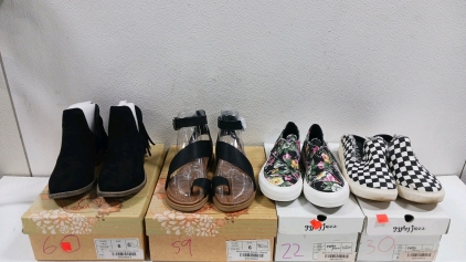 (4) New Pairs of Ladies Shoes sz 6