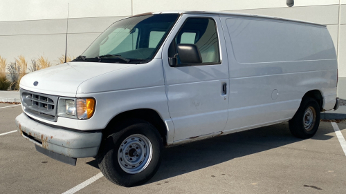 2002 Ford Econoline 150 - Spacious!