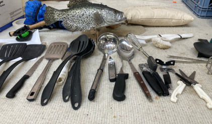 Assortment Of Kitchen Utensils, & Home Decor Items. 4000k