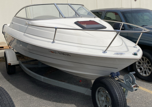 1999 BAYLINER CAPRI BOAT AND TRAILER