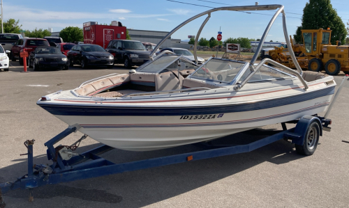 1985 BAYLINER CAPRI 18’ 8” FIBERGLASS BOAT AND TRAILER