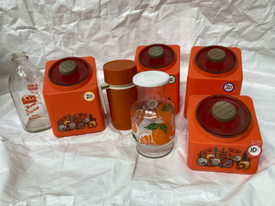 Vintage Midcentury Rubbermaid Containers Orange!! (Fn2)