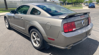 2005 FORD MUSTANG GT DELUXE - LEATHER INTERIOR! - 4