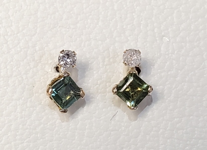 $500 10K Tourmaline(0.44ct) Diamond(0.06ct) Earrings