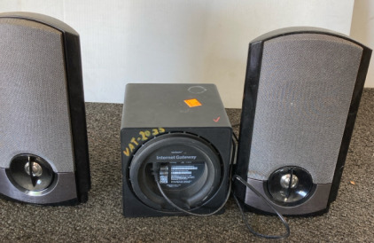 (2) Mini Speakers, & Verizon Internet Gateway