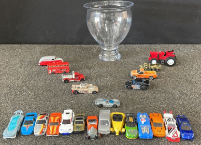 (23) Collectible Hot Wheels & Matchbox Cars