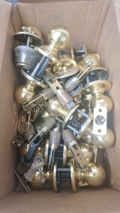 Box of Doorknobs w/ Keys....BB2