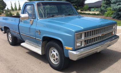 1982 CHEVROLET SCOTTSDALE C/K 20 - BED LINER - LEATHER INTERIOR!