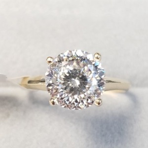 $2000 10K Moissanite(2ct) Ring
