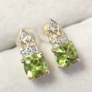 $1000 10K Peridot(1ct) Diamond(0.04ct) Earrings