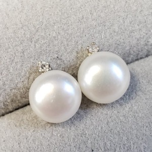 $300 14K Fresh Water Pearl Diamond(0.02ct) Earrings