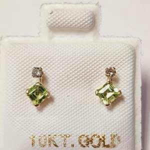 $400 10K Peridot(0.4ct) Diamond(0.06ct) Earrings