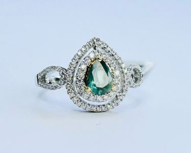 $12,680 Value, 18K Gold Color-Change GIA Alexandrite & Diamond Ring ( Size 6.5 )