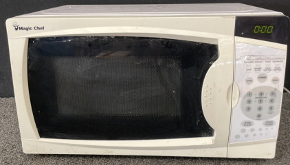 Magic Chef Microwave (Works!)