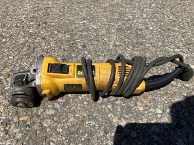 DeWalt Angle Grinder (eb)