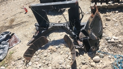 (1) Heavy Duty Bucket Grabber Equipment Attachment (1) 28" x 6" Skidsteer Bucket Attachment