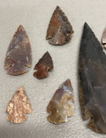 (10) Arrowheads 1.25&rdquo;-2.5&rdquo; Long (1) Large Spearpoint 4.75&rdquo; Long - 4