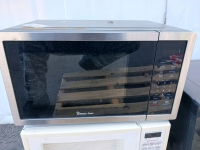 2)Magic Chef Microwaves and (1) Kenmore Microwave - 4