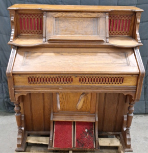 (1) Vintage Pump Organ