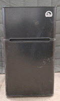 (1) Igloo Mini Fridge