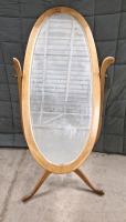 (1) Pivoting Oval Mirror