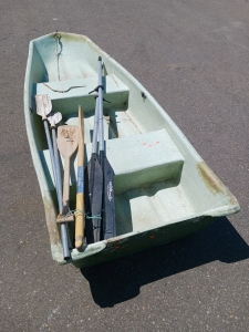9.5ft Fiberglass Rowboat