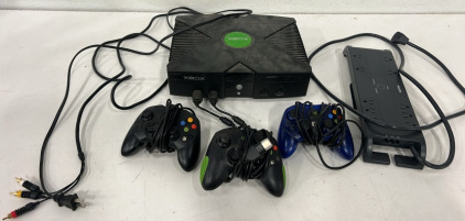 Original XBOX /W (3) Controllers and Phillips Power Strip