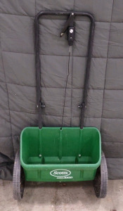 Scott's Drop Spreader