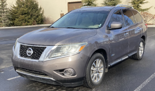 2014 Nissan Pathfinder - Low Miles - 4WD - Hybrid