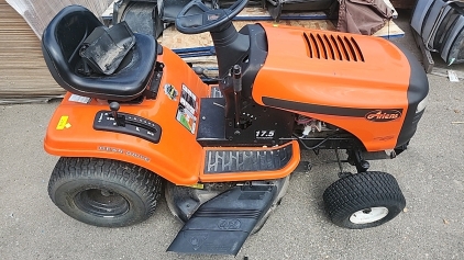 Riding Lawnmower, B&S 17.5 HP Motor, Ariens