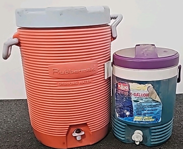 Rubbermaid Drinking Water Jug & Igloo 2-Gal Water Jug