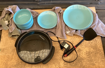 Some plates, bowls, And electric skillet BB72