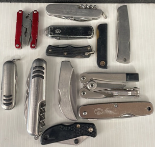 (12) Various Pocket Tools